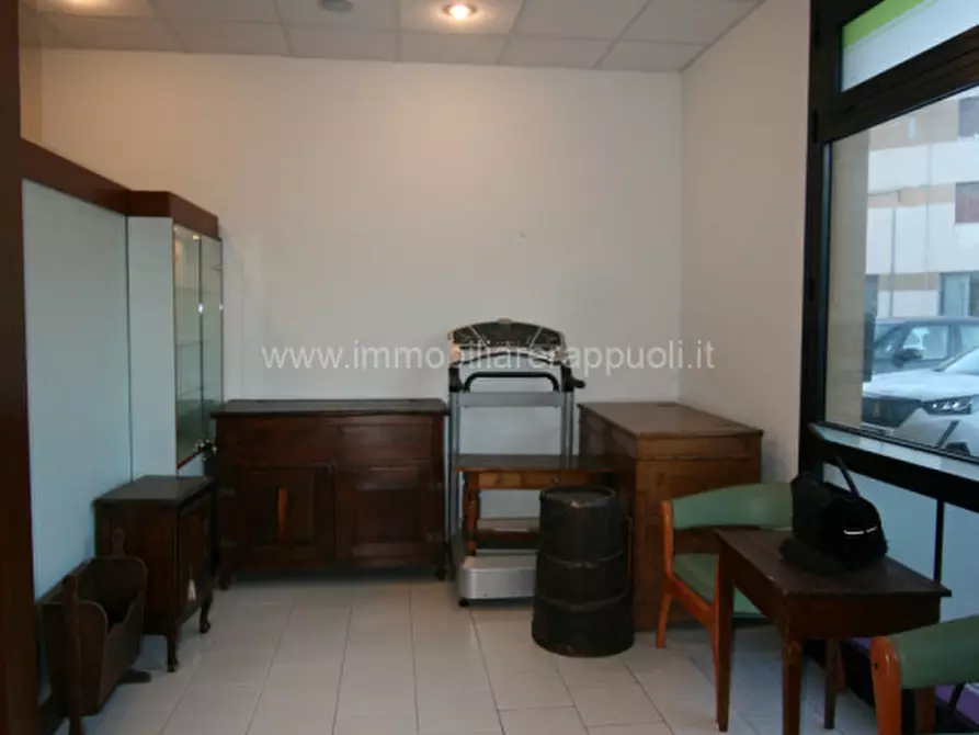 Immagine 1 di Attività commerciale in affitto  a Sinalunga