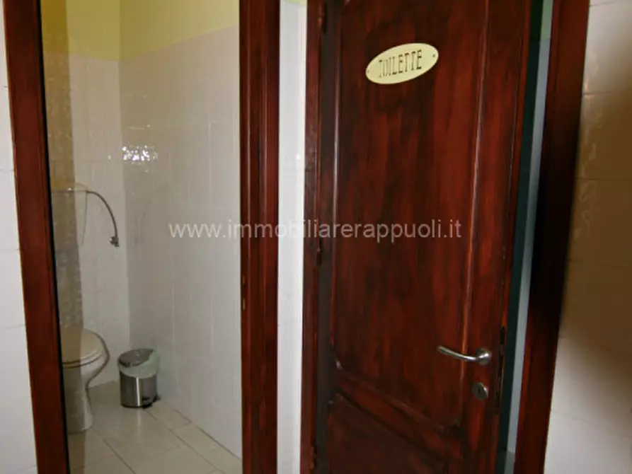 Immagine 7 di Attività commerciale in affitto  a Sinalunga