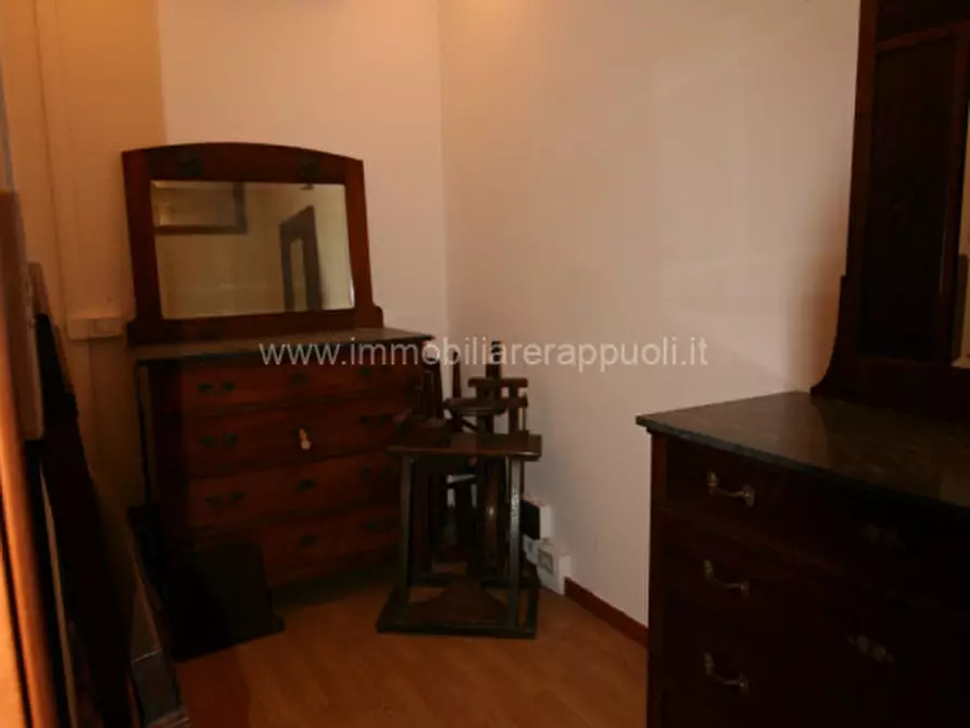 Immagine 8 di Attività commerciale in affitto  a Sinalunga