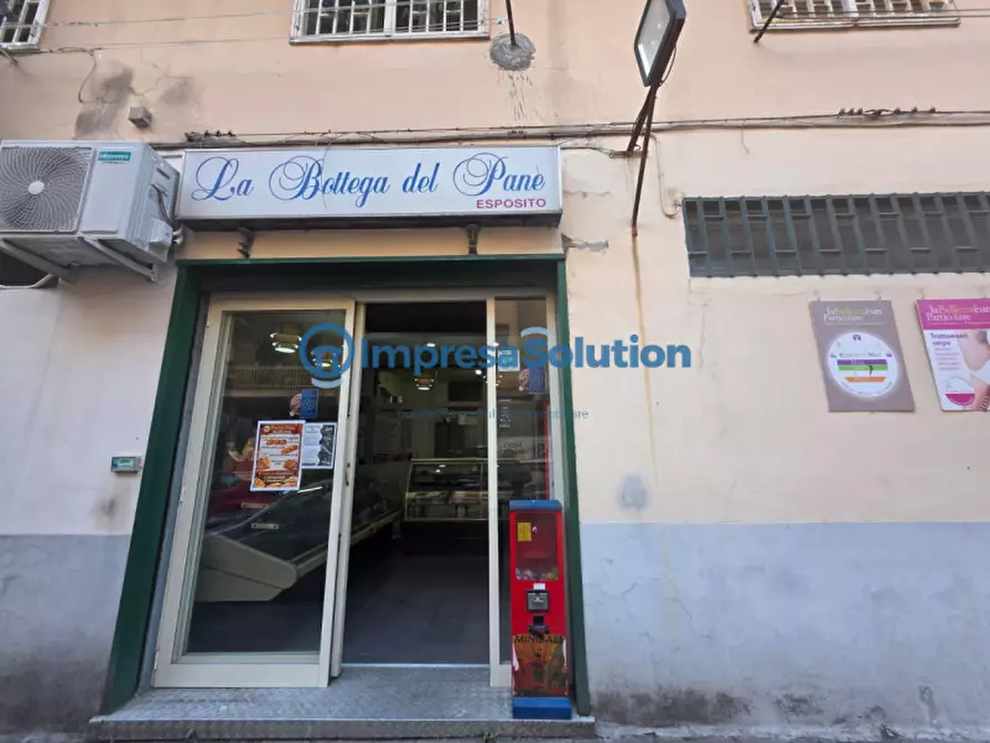 Immagine 2 di Attività commerciale in vendita  in Via Tribuni della Plebe a Napoli