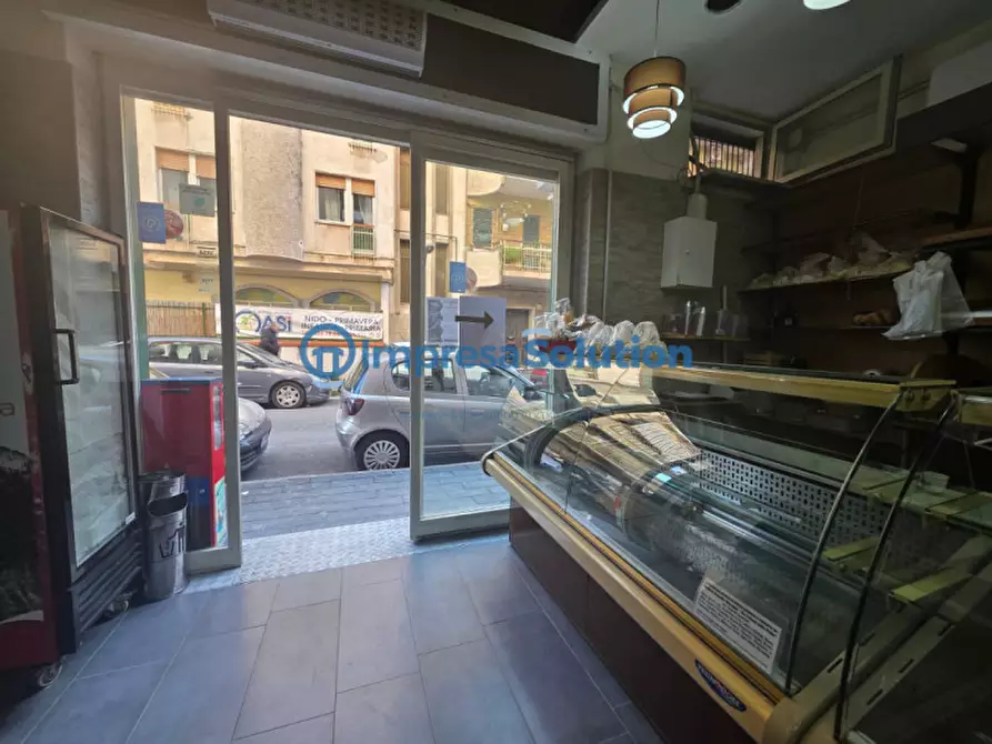Immagine 7 di Attività commerciale in vendita  in Via Tribuni della Plebe a Napoli