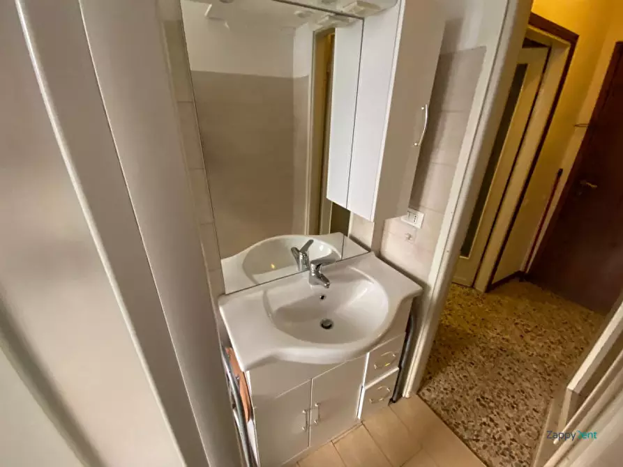 Immagine 15 di Appartamento in affitto  in Viale Lucania, 3 a Milano