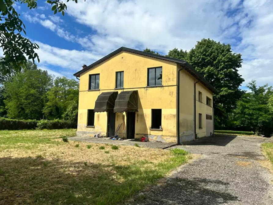 Immagine 1 di Casa bifamiliare in vendita  in Via Martiri della Liberazione, 78 a Parma