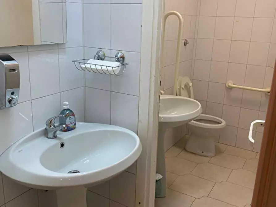 Immagine 10 di Ufficio in affitto  in Via Pietro Frattini a Roma