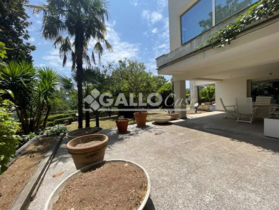 Immagine 3 di Villa in vendita  in Via Etna, 16 a Rende