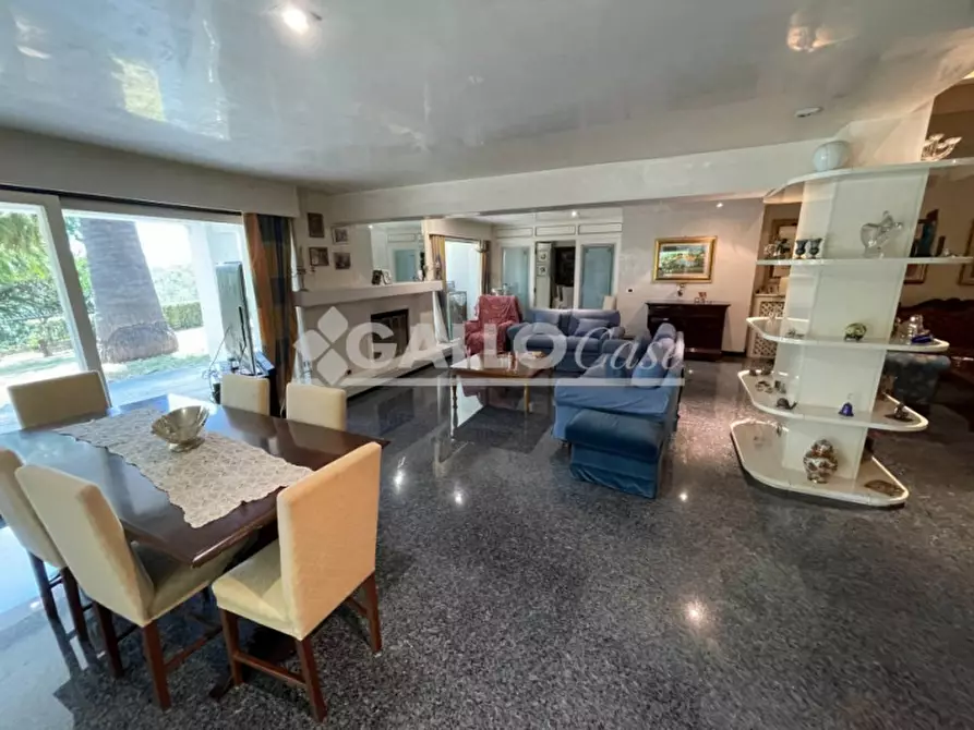 Immagine 11 di Villa in vendita  in Via Etna, 16 a Rende