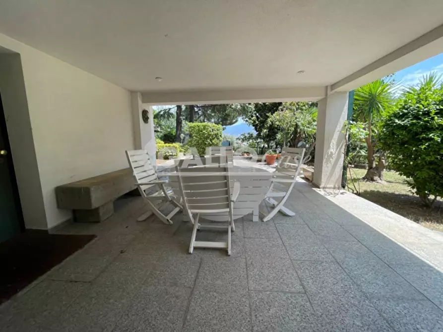 Immagine 12 di Villa in vendita  in Via Etna, 16 a Rende