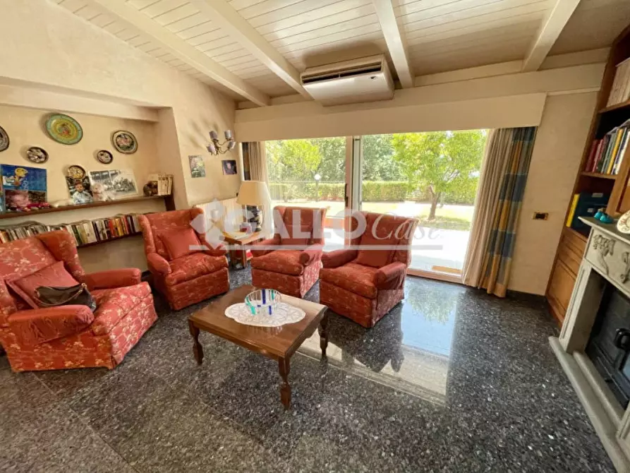 Immagine 15 di Villa in vendita  in Via Etna, 16 a Rende