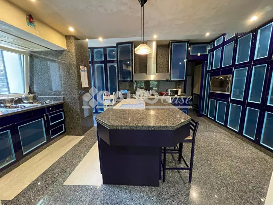 Immagine 16 di Villa in vendita  in Via Etna, 16 a Rende