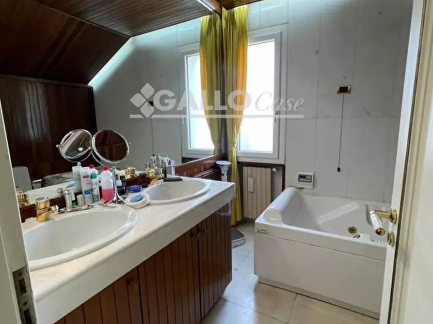 Immagine 24 di Villa in vendita  in Via Etna, 16 a Rende