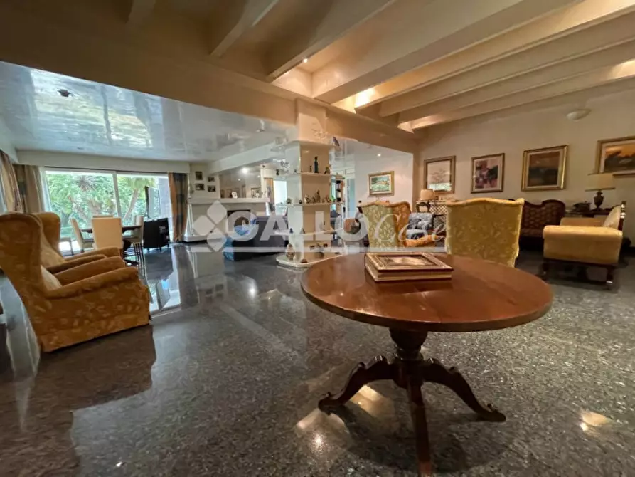 Immagine 25 di Villa in vendita  in Via Etna, 16 a Rende