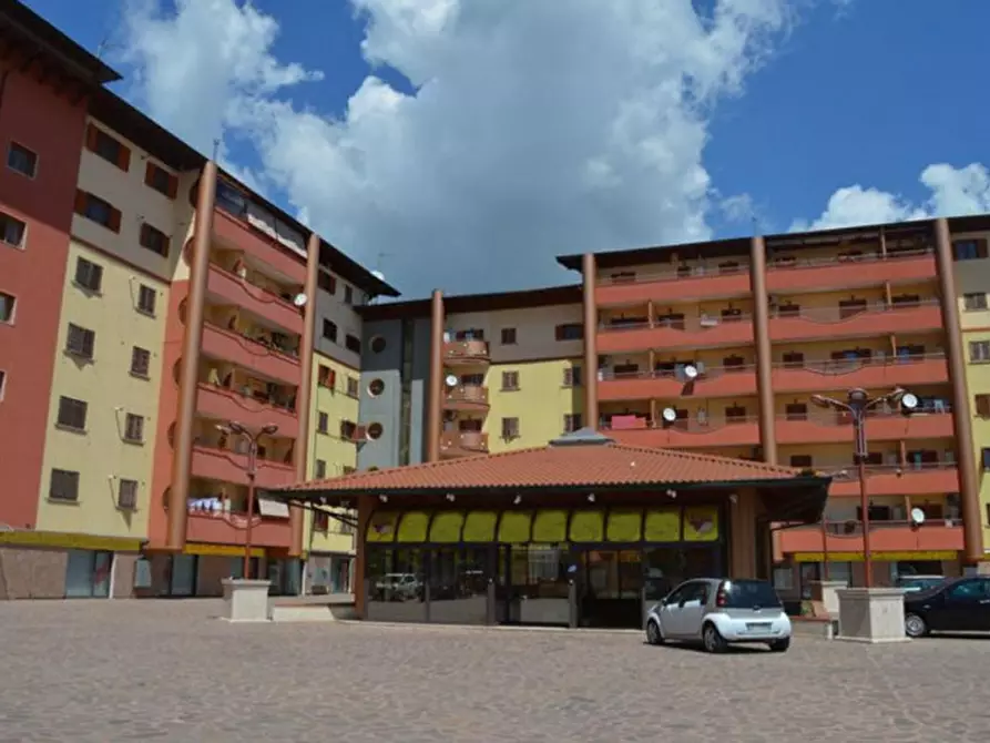 Immagine 4 di Attività commerciale in vendita  in Via Naro, N. 10 a Pomezia