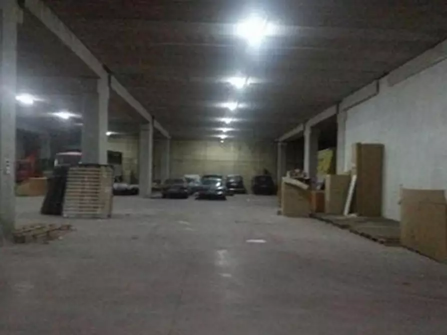 Immagine 7 di Attività commerciale in vendita  in Via Naro, N. 10 a Pomezia