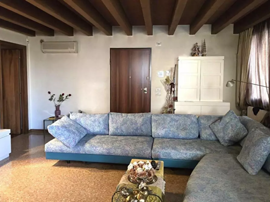 Immagine 1 di Ufficio in vendita  in Via Cisalpina, 14, 36071 Arzignano VI, Italia a Arzignano