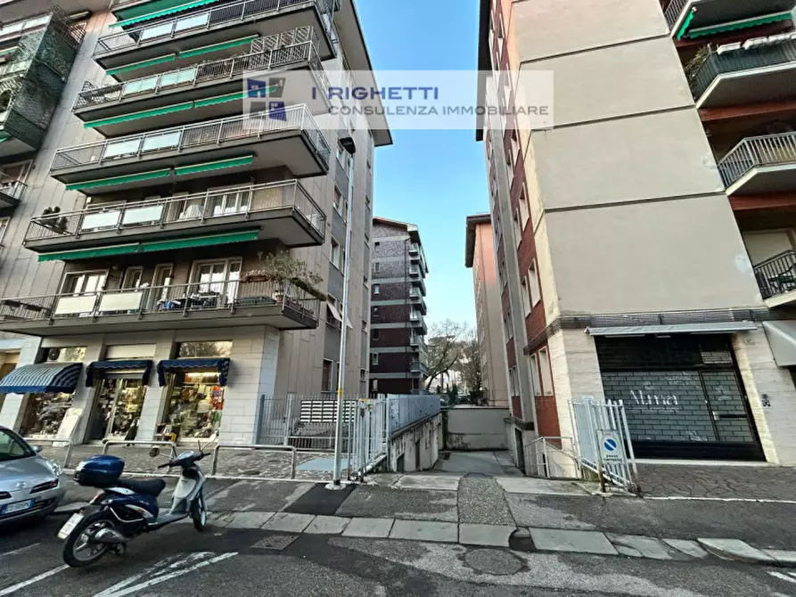 Immagine 2 di Posto auto in vendita  in Via Vasco de Gama a Verona