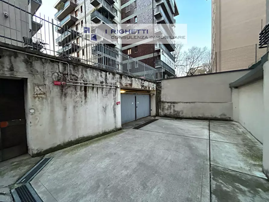 Immagine 13 di Posto auto in vendita  in Via Vasco de Gama a Verona