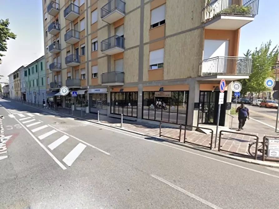 Immagine 1 di Negozio in affitto  in Viale Carducci 41 a Cesena