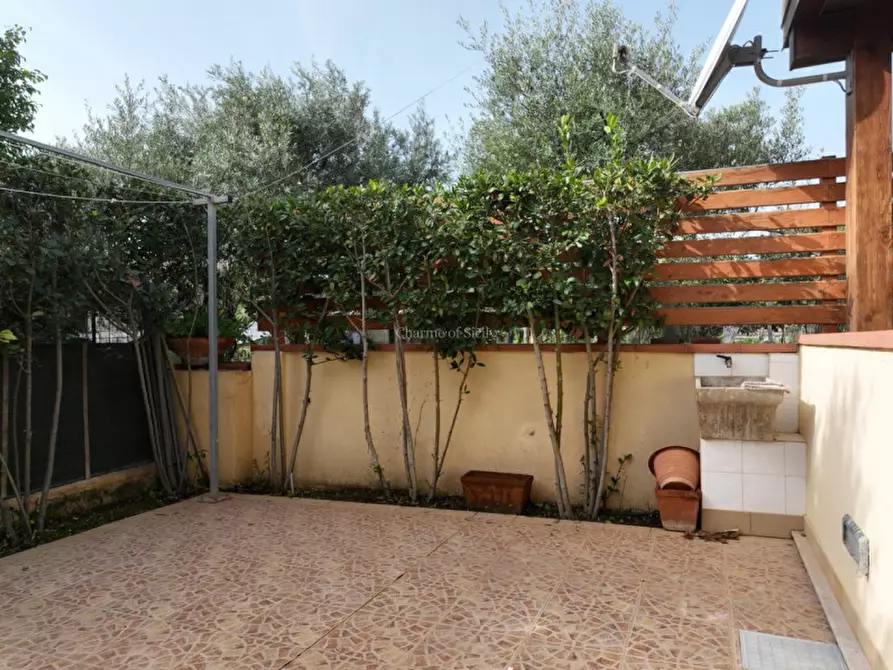 Immagine 10 di Casa bifamiliare in vendita  a Modica