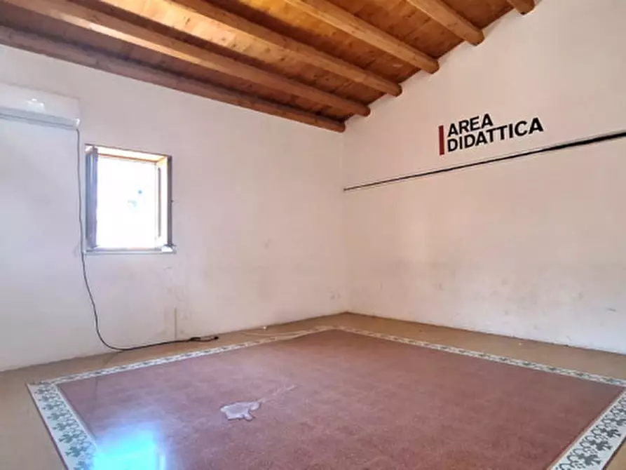 Immagine 9 di Casa indipendente in vendita  in Vicolo Chiazzese 8-10-18 a Palermo