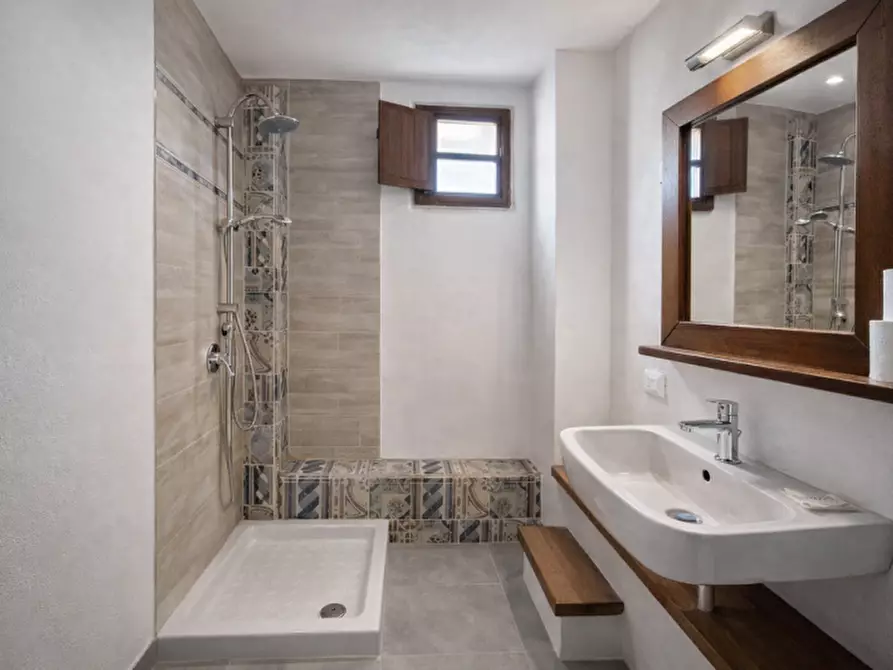 Immagine 19 di Casa indipendente in vendita  in Vicolo Chiazzese 8-10-18 a Palermo