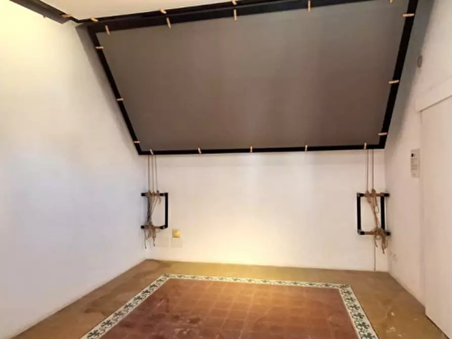 Immagine 31 di Casa indipendente in vendita  in Vicolo Chiazzese 8-10-18 a Palermo