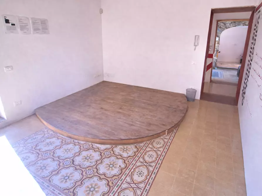 Immagine 40 di Casa indipendente in vendita  in Vicolo Chiazzese 8-10-18 a Palermo