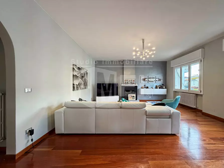 Immagine 6 di Appartamento in vendita  in Piazza Cappiello 7 a Livorno