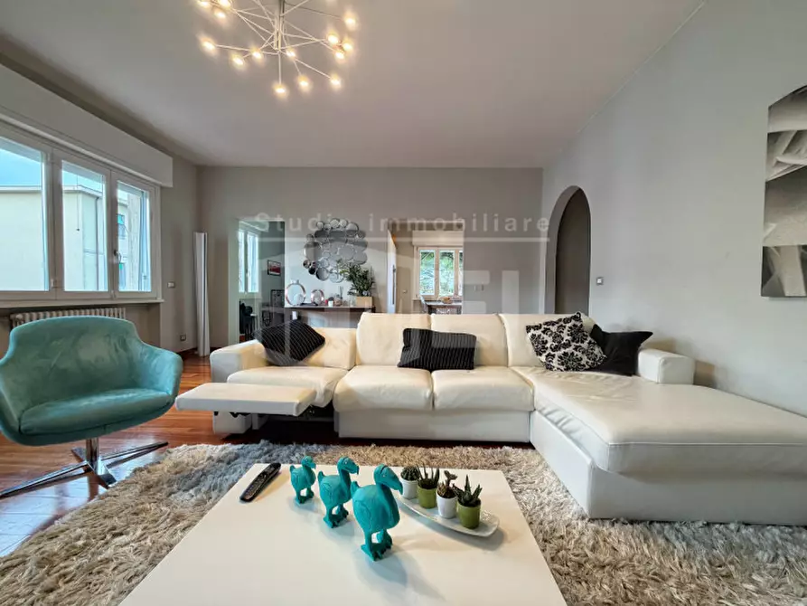 Immagine 9 di Appartamento in vendita  in Piazza Cappiello 7 a Livorno