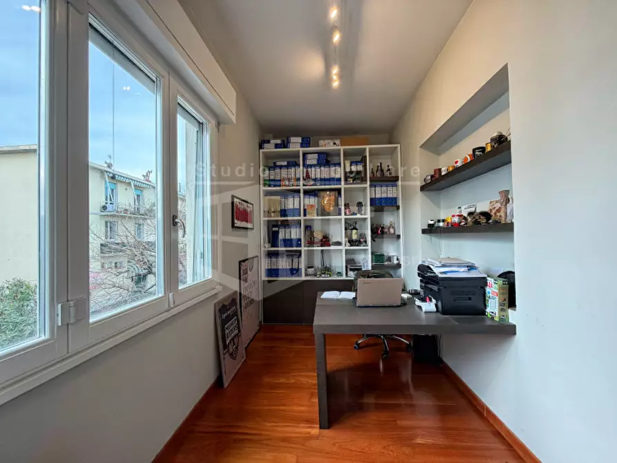 Immagine 13 di Appartamento in vendita  in Piazza Cappiello 7 a Livorno