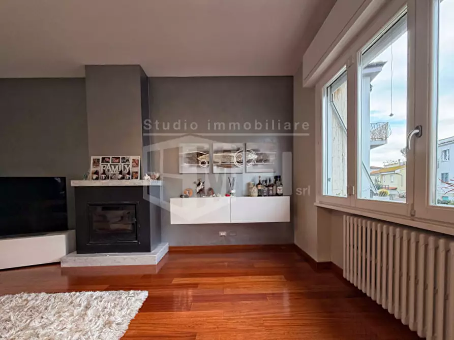 Immagine 14 di Appartamento in vendita  in Piazza Cappiello 7 a Livorno