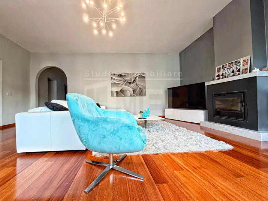 Immagine 18 di Appartamento in vendita  in Piazza Cappiello 7 a Livorno