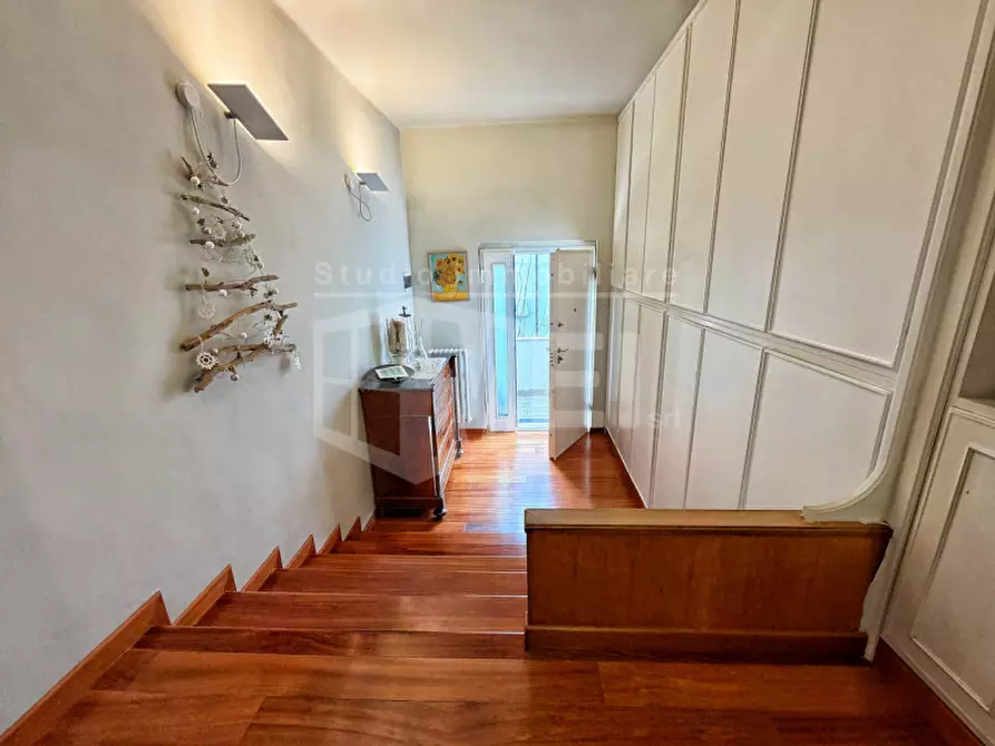 Immagine 21 di Appartamento in vendita  in Piazza Cappiello 7 a Livorno