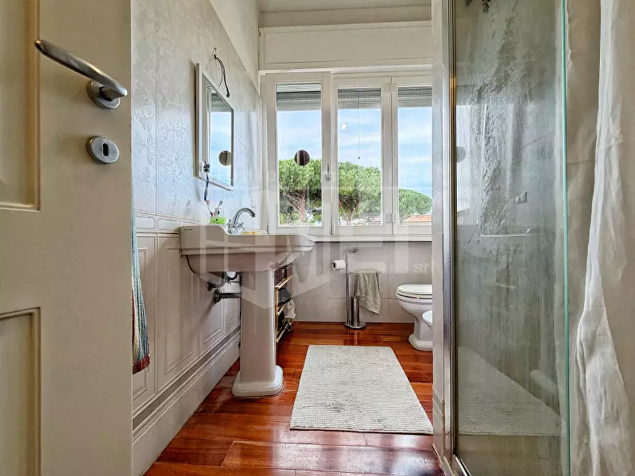 Immagine 24 di Appartamento in vendita  in Piazza Cappiello 7 a Livorno