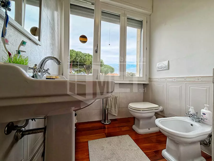 Immagine 25 di Appartamento in vendita  in Piazza Cappiello 7 a Livorno