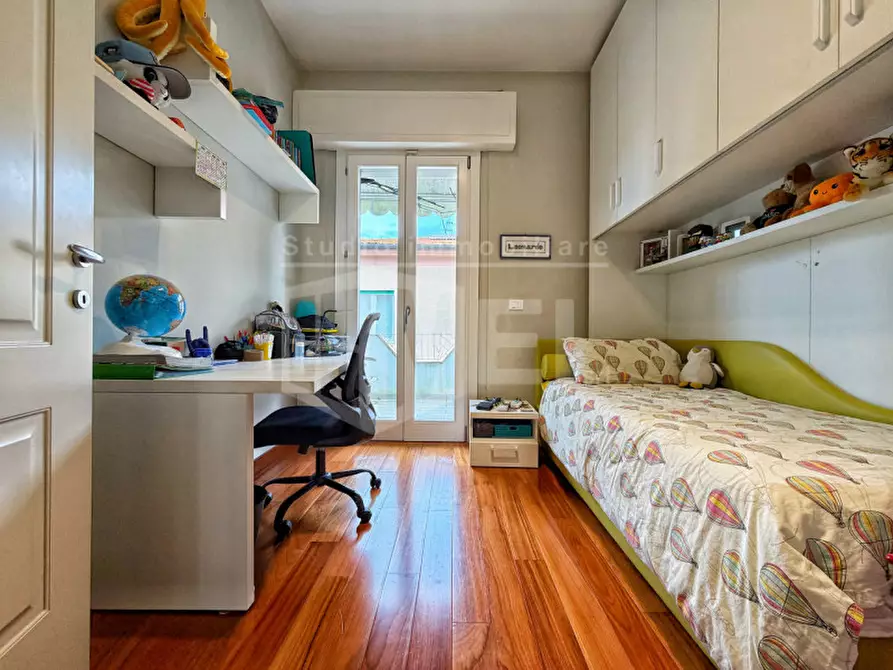 Immagine 27 di Appartamento in vendita  in Piazza Cappiello 7 a Livorno