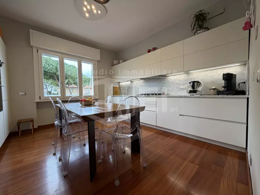 Immagine 40 di Appartamento in vendita  in Piazza Cappiello 7 a Livorno