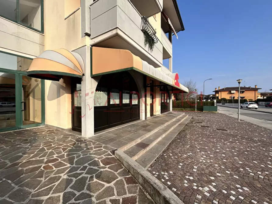 Immagine 20 di Negozio in affitto  in Via Aldo Moro a Brugine