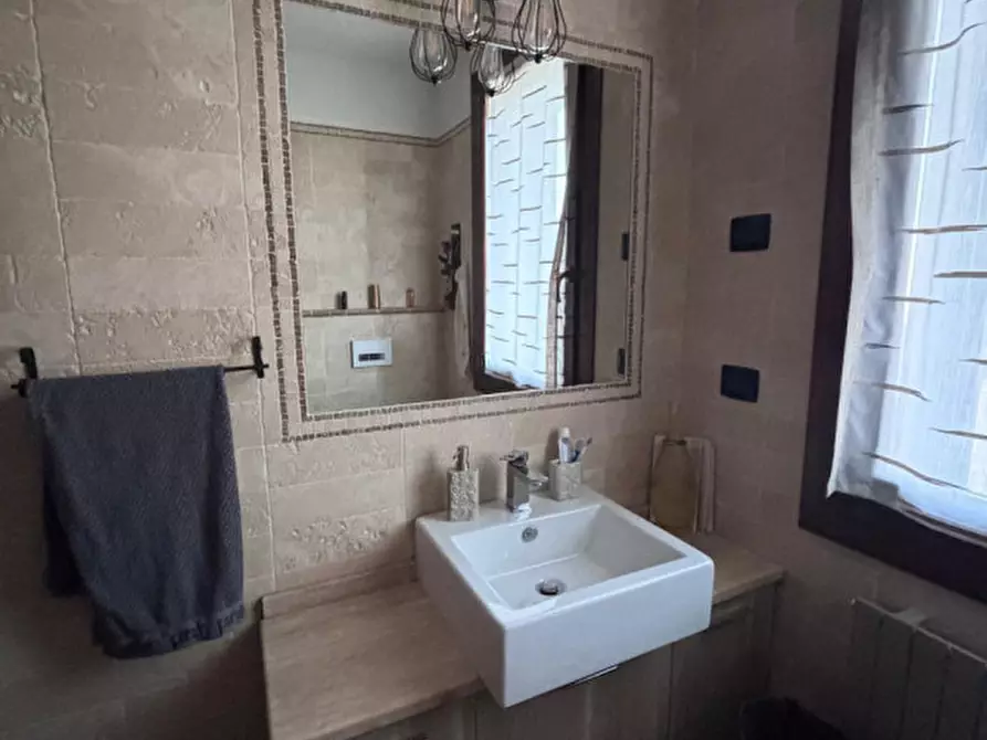 Immagine 11 di Casa indipendente in vendita  a Lendinara