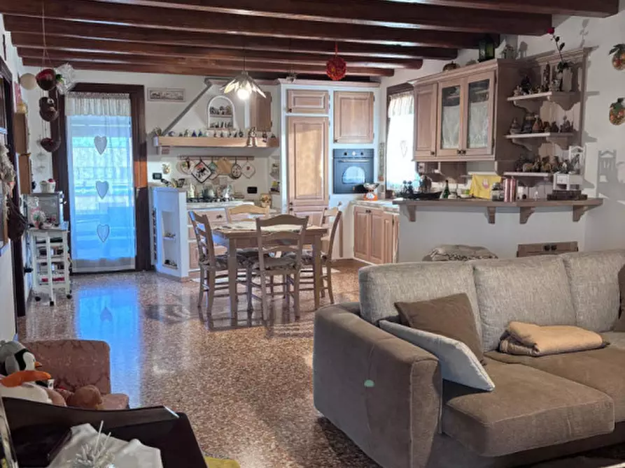 Immagine 12 di Casa indipendente in vendita  a Lendinara