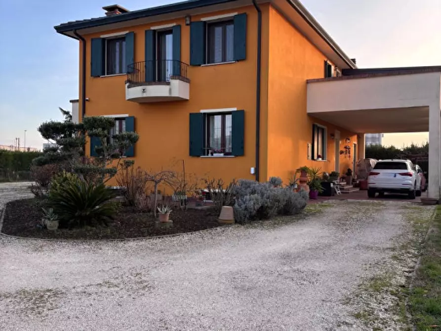 Immagine 15 di Casa indipendente in vendita  a Lendinara