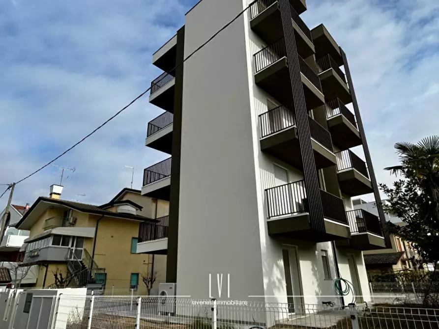 Immagine 1 di Appartamento in vendita  in Via Bassano a Jesolo