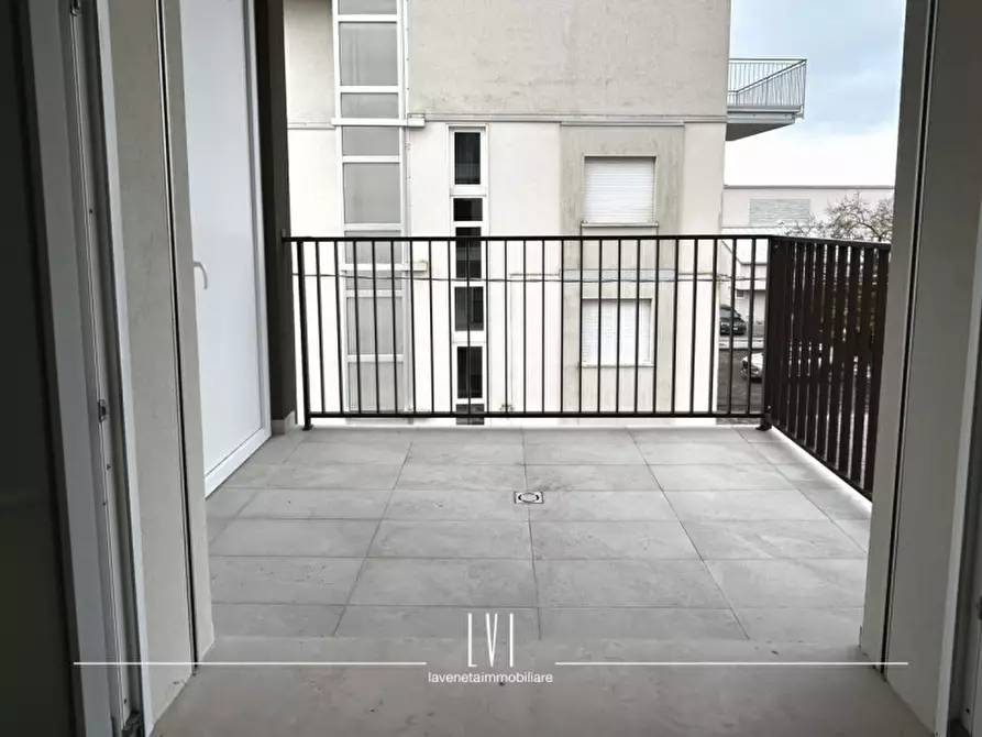 Immagine 2 di Appartamento in vendita  in Via Bassano a Jesolo