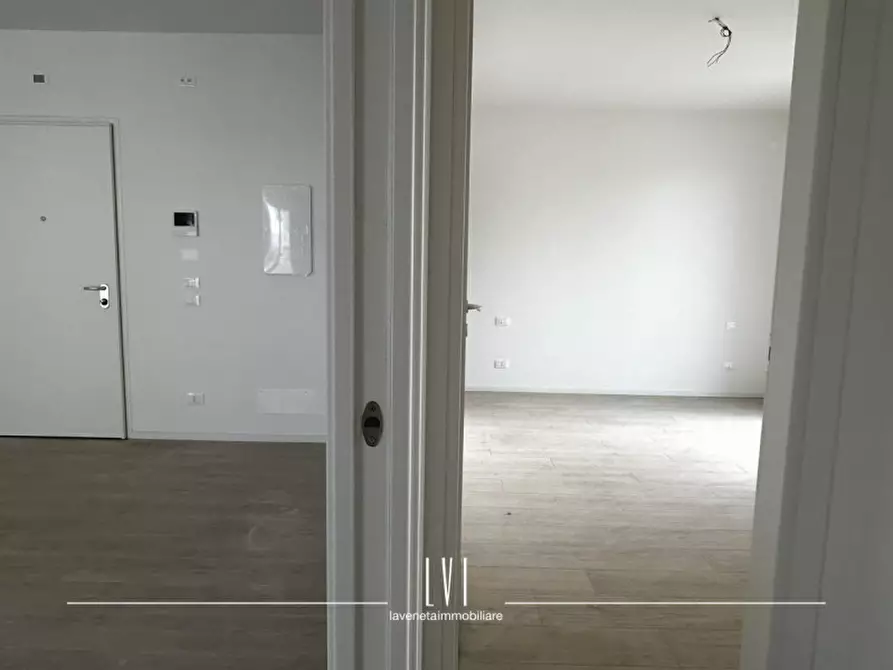 Immagine 8 di Appartamento in vendita  in Via Bassano a Jesolo