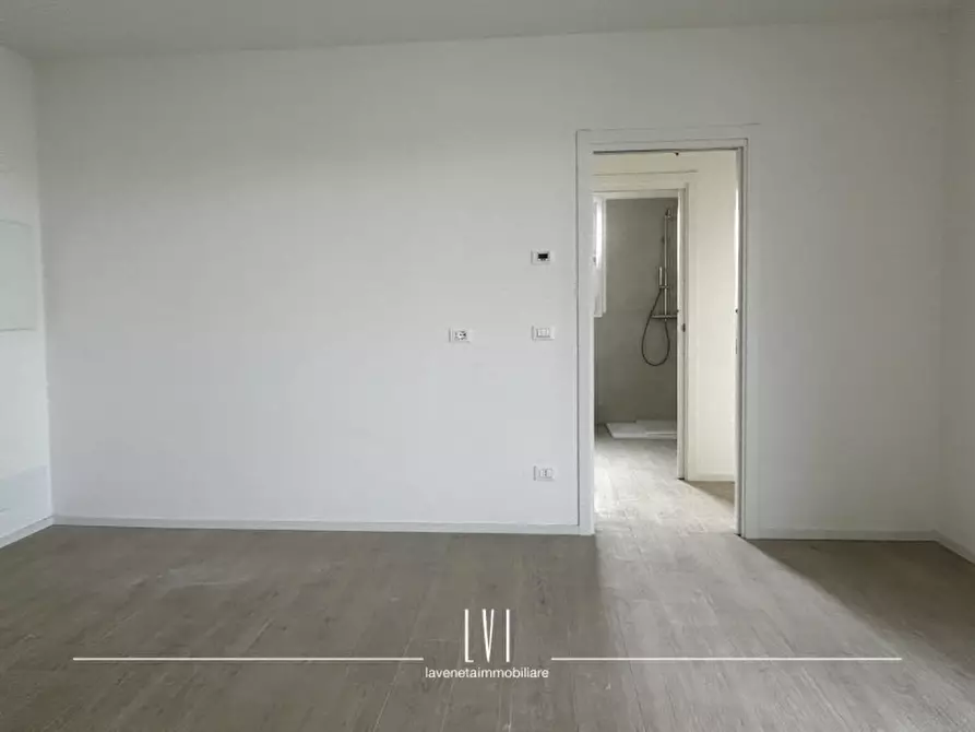 Immagine 9 di Appartamento in vendita  in Via Bassano a Jesolo