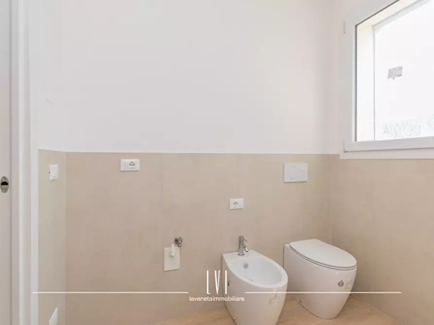 Immagine 9 di Appartamento in vendita  in Via Bassano 2 a Jesolo