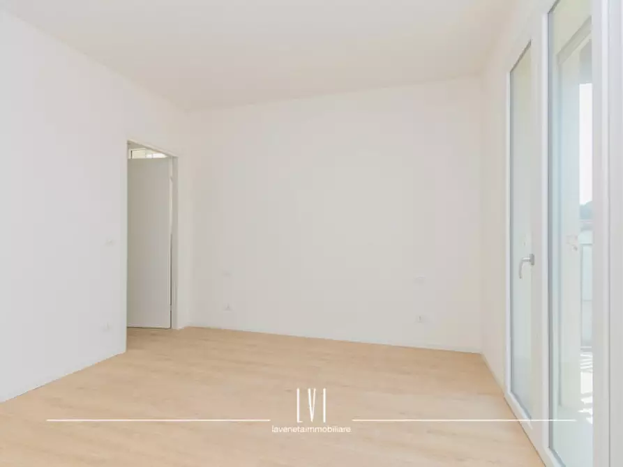 Immagine 11 di Appartamento in vendita  in Via Bassano 2 a Jesolo