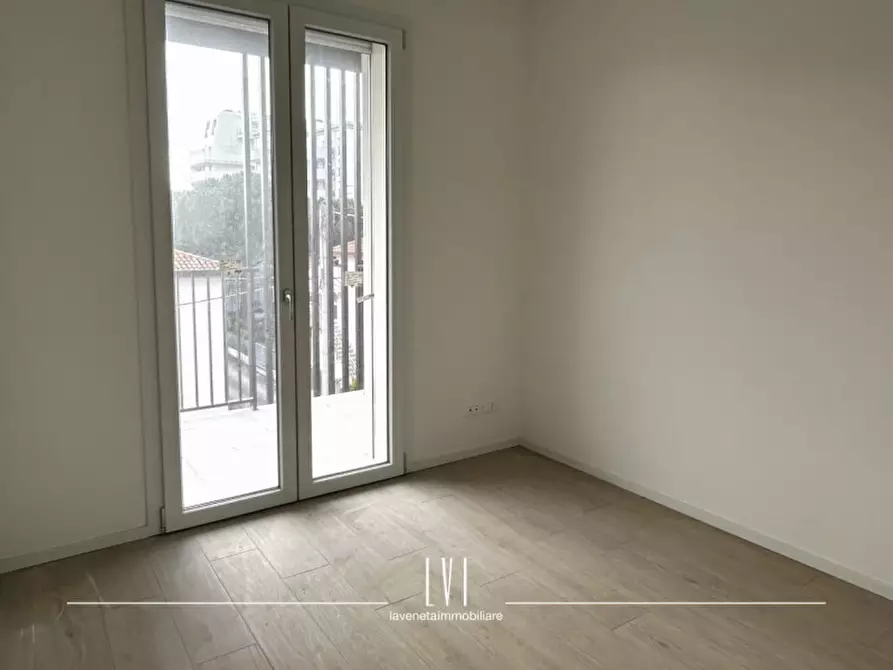 Immagine 13 di Appartamento in vendita  in Via Bassano a Jesolo