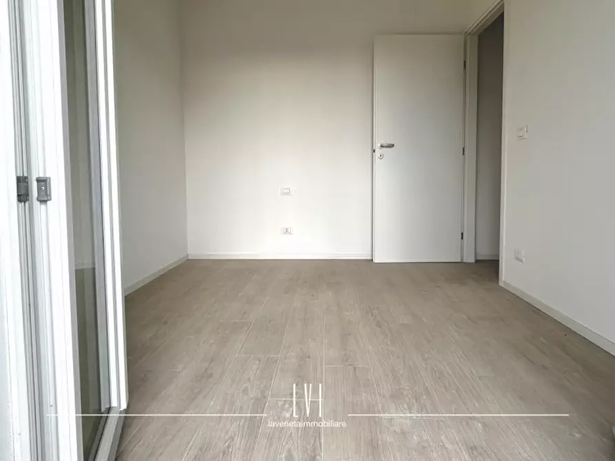 Immagine 15 di Appartamento in vendita  in Via Bassano a Jesolo