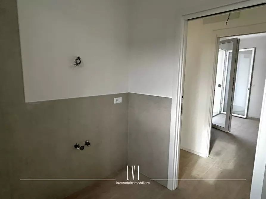 Immagine 21 di Appartamento in vendita  in Via Bassano a Jesolo