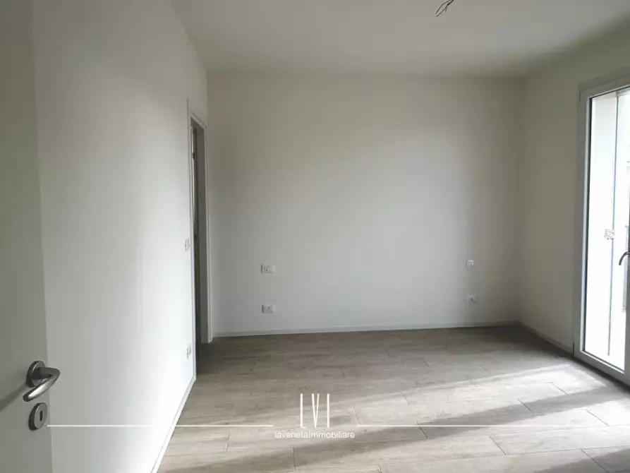 Immagine 23 di Appartamento in vendita  in Via Bassano a Jesolo